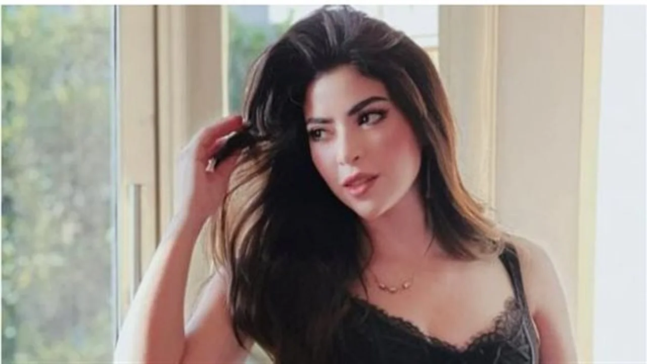 تنسيق مبهر.. ميرنا جميل تخطف الأنظار بإطلالة جريئة في أحدث ظهور لها